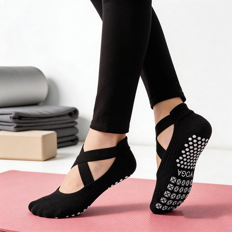 Pilates Yoga Grip Socks - 女性ノンスリップヨガソックスシリコーン屋内綿包帯バックレスピラティスフィットネスソックスレディースバレエダンススポーツグリッパーソックス