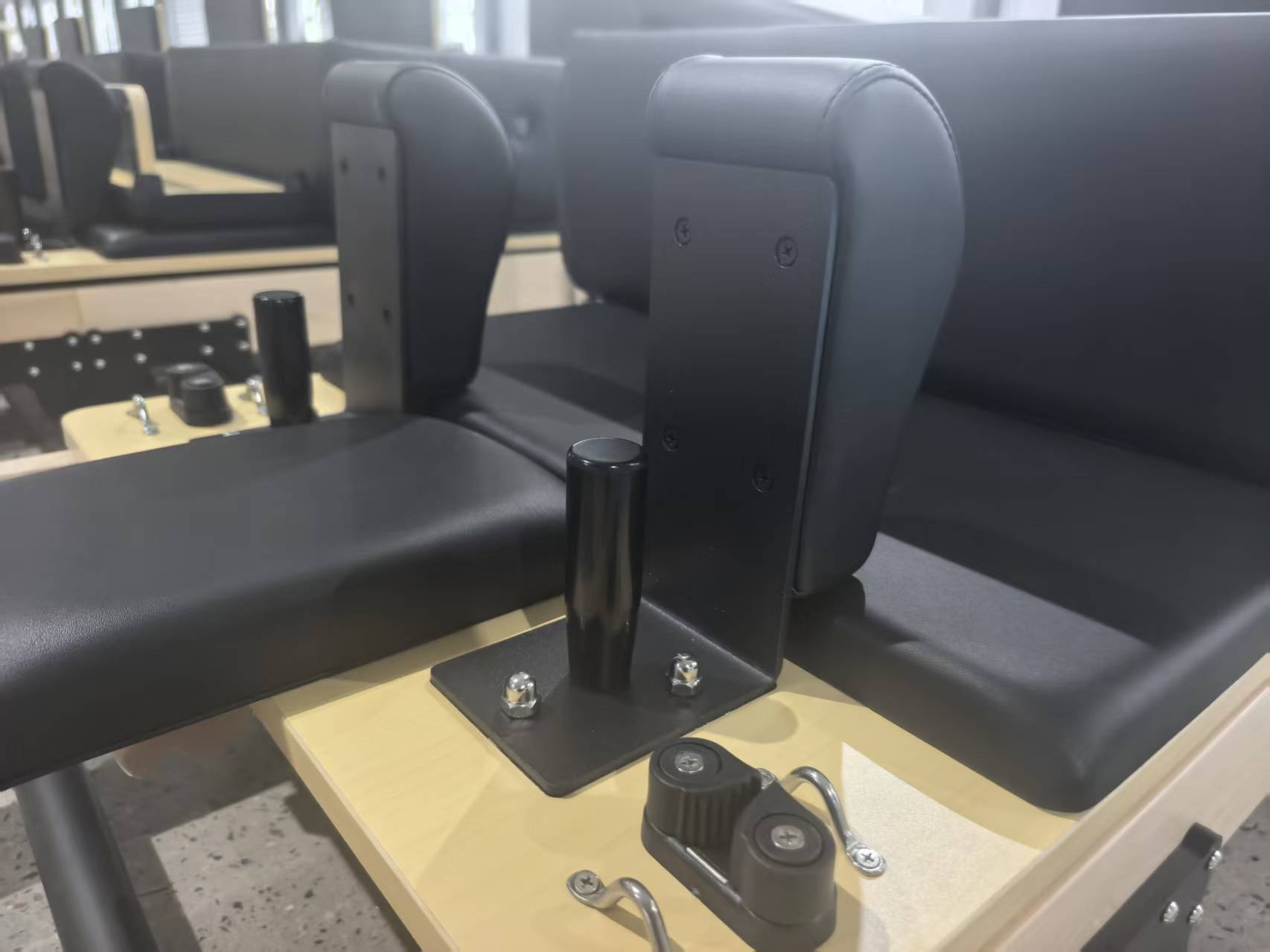 耐久性があり、調節可能で折りたたみ可能なメープル製ピラティス - Pilates & Yoga Vertebrasana のレビューと価格